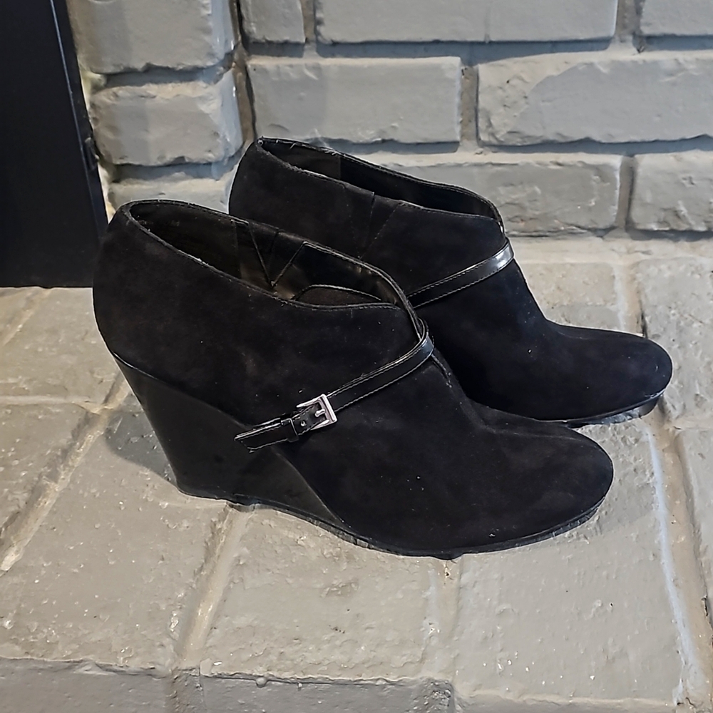 Anne Klein Iflex Size 10M Tillinger Black Suede Slip On Ankle